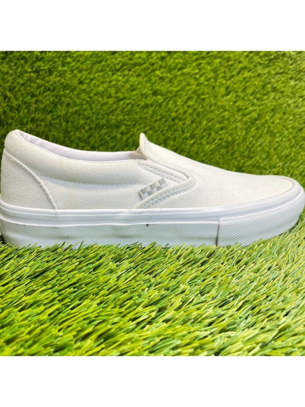 Vans Classic Slip-On Mens Size 6 True White Athletic Skateboard Shoes Sneakers